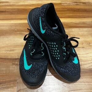 Nike Women's Black and Teal Running Shoes